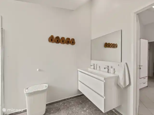 The Roof, appartement huren in Curaçao, Curacao-Midden, Willemstad - appartement Badkamer boven