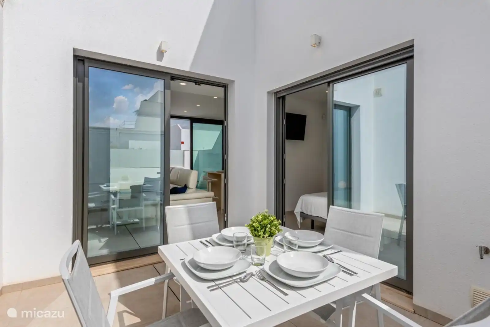 Esstisch für den Außenbereich 