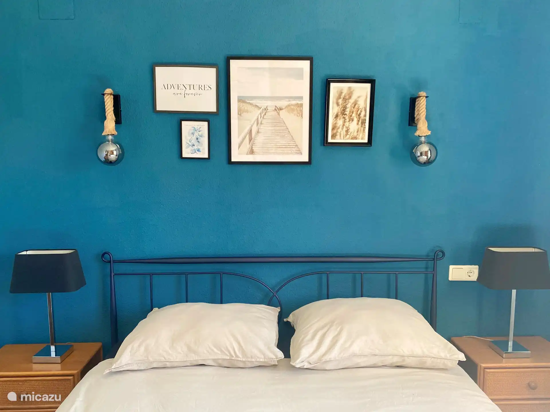 Bedroom with 160 x 200 cm bed