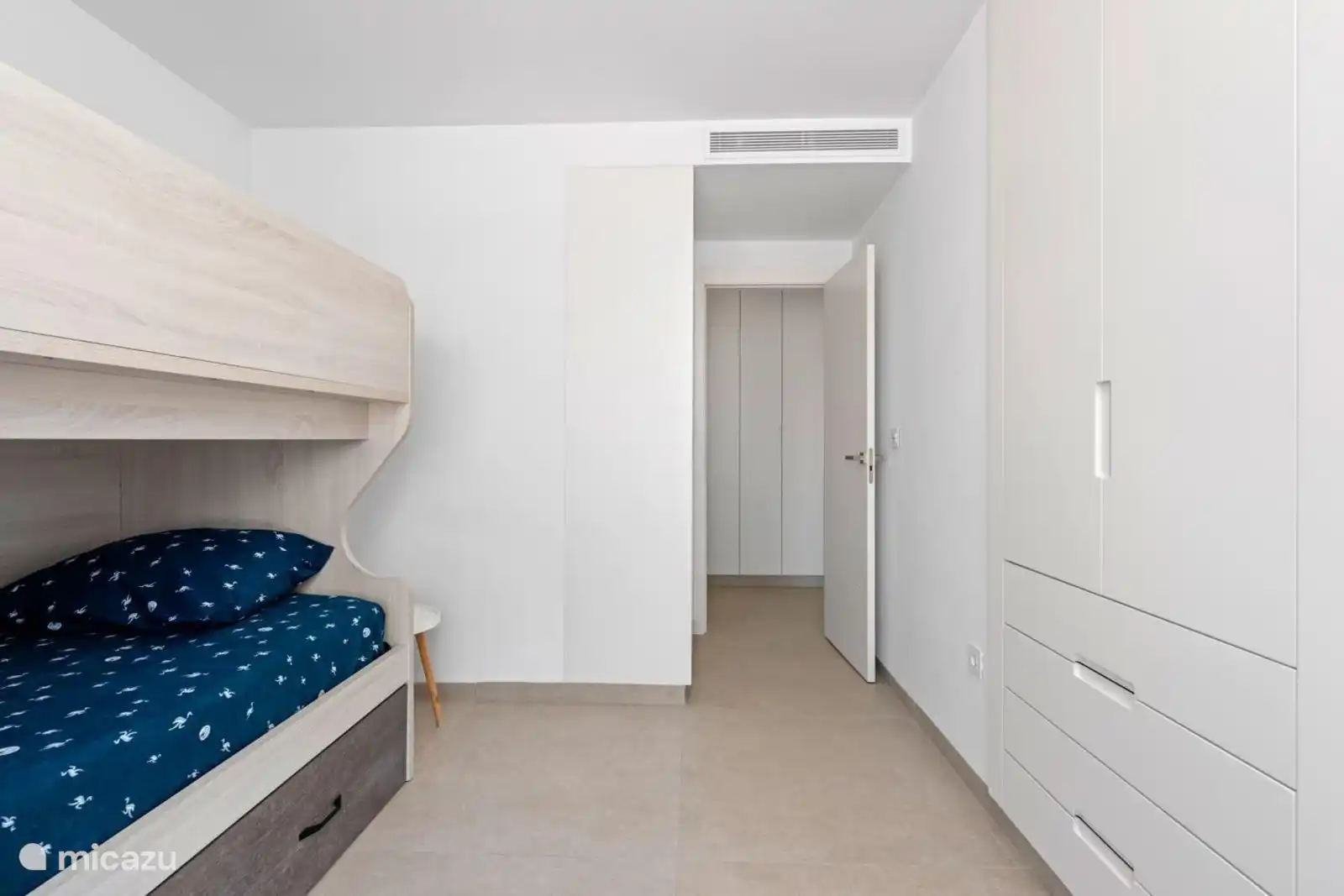 Schlafzimmer mit Etagenbett 