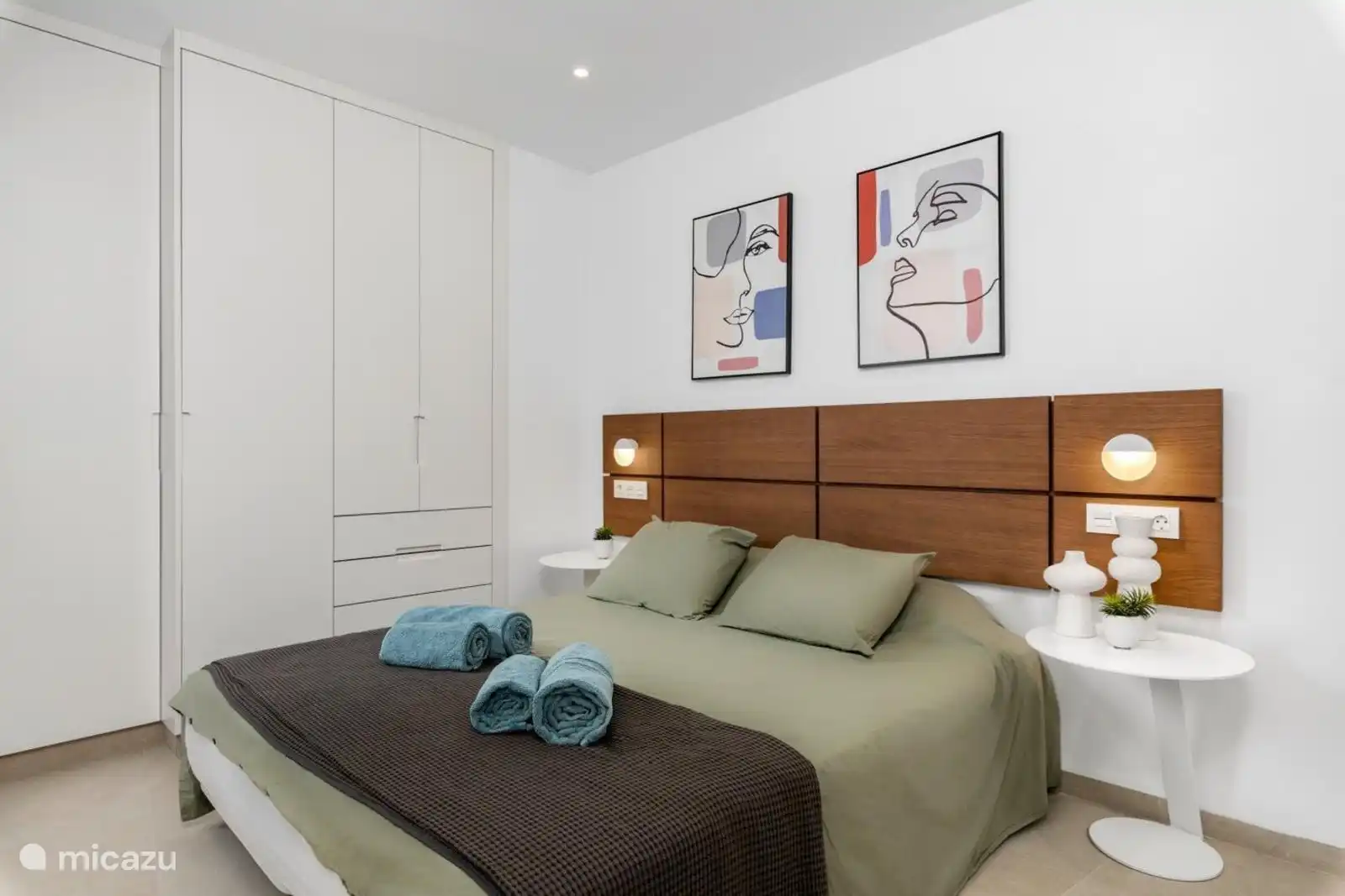 Schlafzimmer für 2 Personen mit Kingsize-Bett 