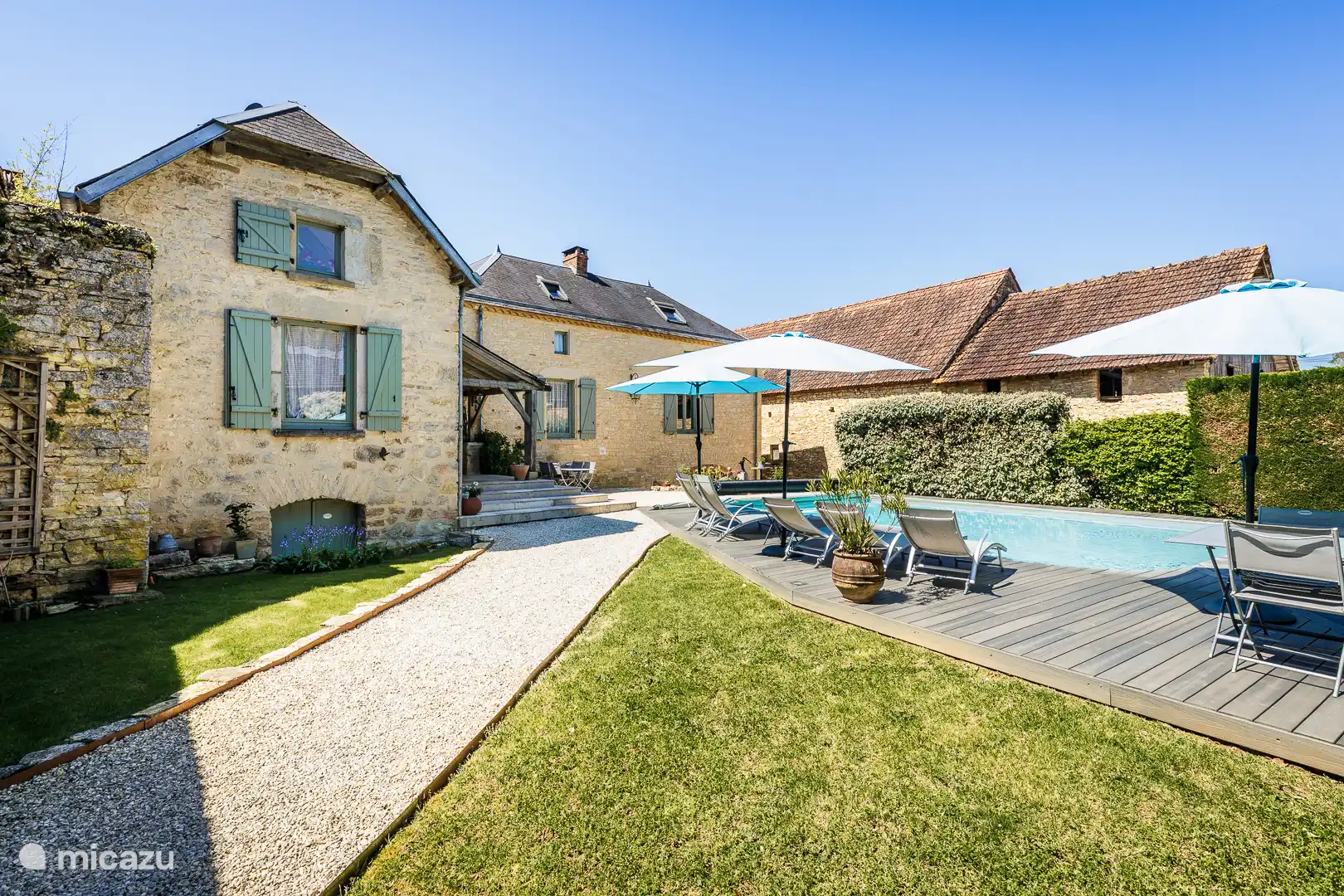 Haus, Garten und Pool