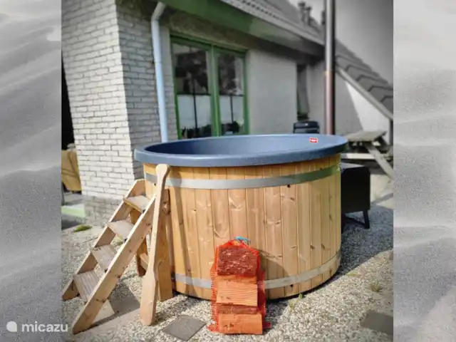 Strandparel 212 | Pays-Bas, Hollande du Nord, Julianadorp aan Zee - bungalow Vous pouvez désormais également louer un spa chez nous ! Délicieux non !? Après une longue promenade sur la plage, entrez dans le bain à remous et détendez-vous complètement !