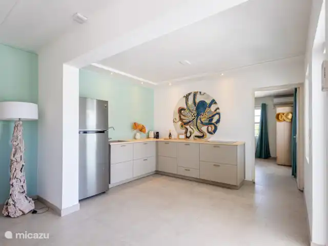 villa huren in Curaçao, Banda Ariba (oost), Vista Royal – Appartement Out of the Blue Keuken benedenverdieping.