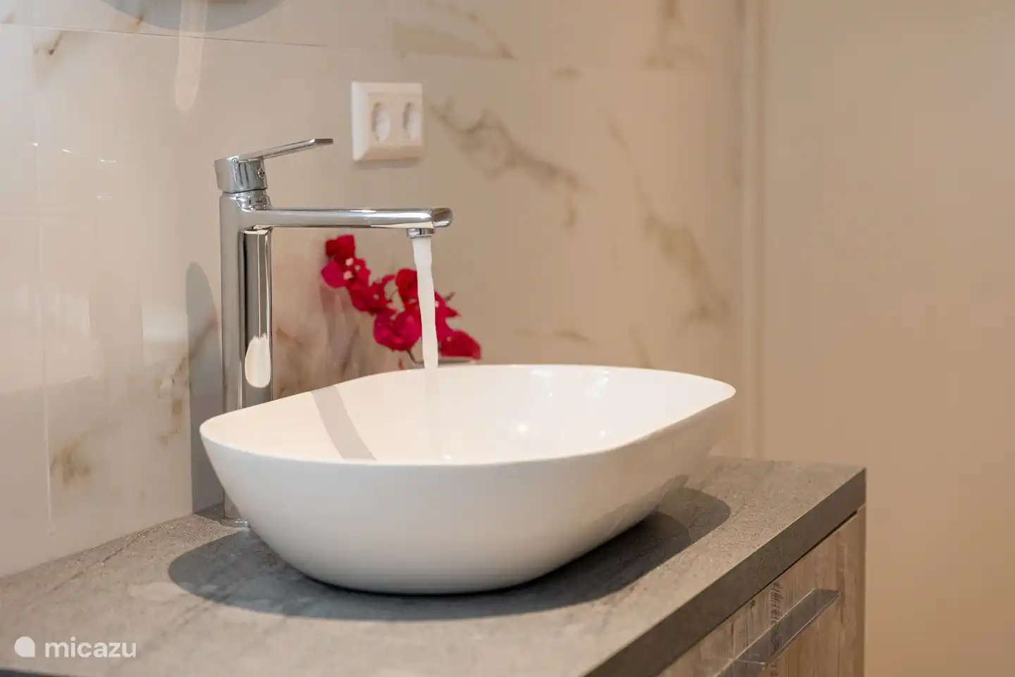 Rez-de-chaussée : Salle de bain