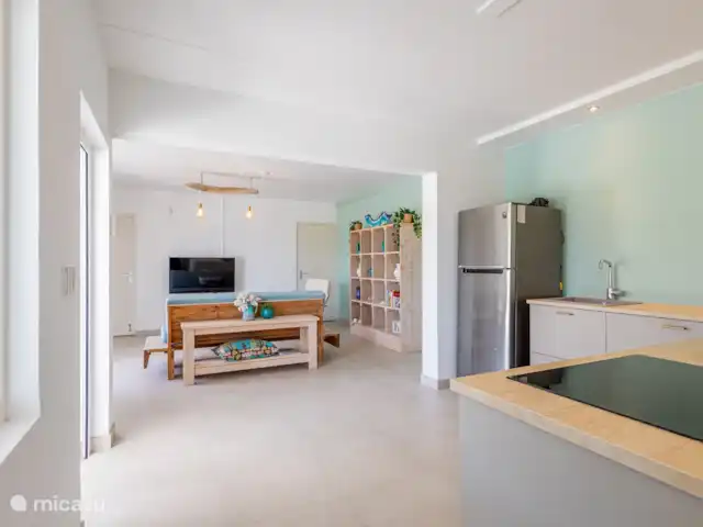 villa huren in Curaçao, Banda Ariba (oost), Vista Royal – Appartement Out of the Blue Keuken/woonkamer benedenverdieping