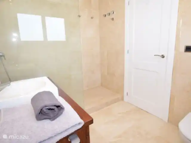 Appartement climatisé à Platja D ́aro | Espagne, Costa Brava, Platja d'Aro - appartement Salle de bain privée de la chambre principale