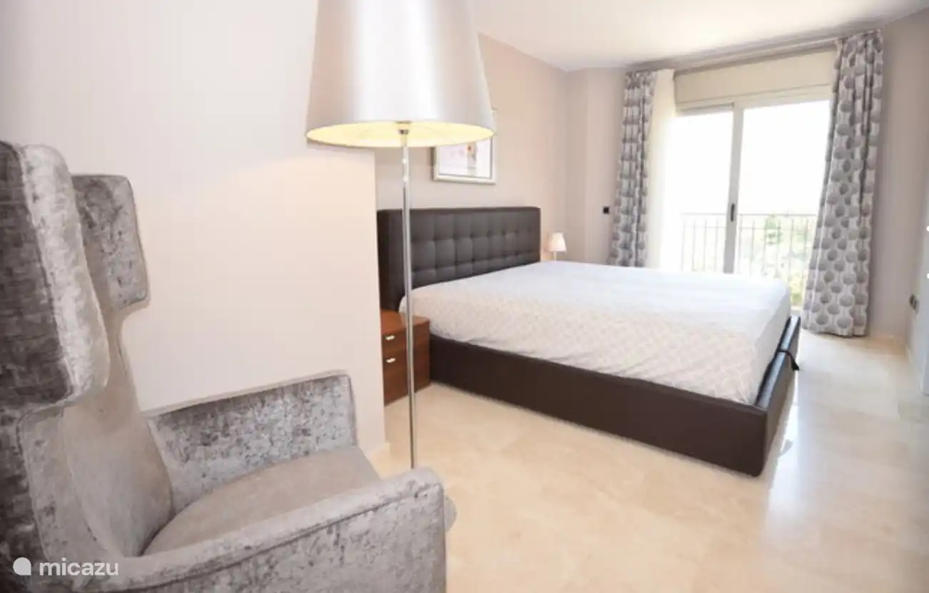 Hauptschlafzimmer mit Bad