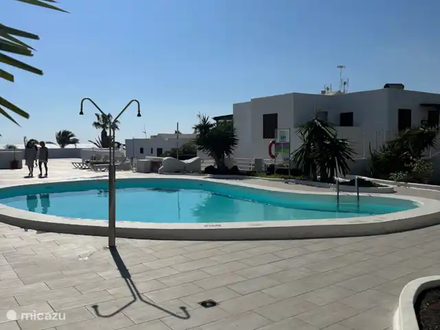 El Girasol de Yana | Espagne, Lanzarote, Puerto del Carmen - appartement Vue sur la piscine depuis la terrasse