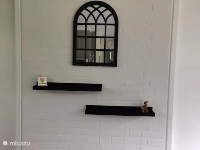 Halcón gerifalte 36 en Países Bajos, Limburgo, Stramproy - bungaló Detalles