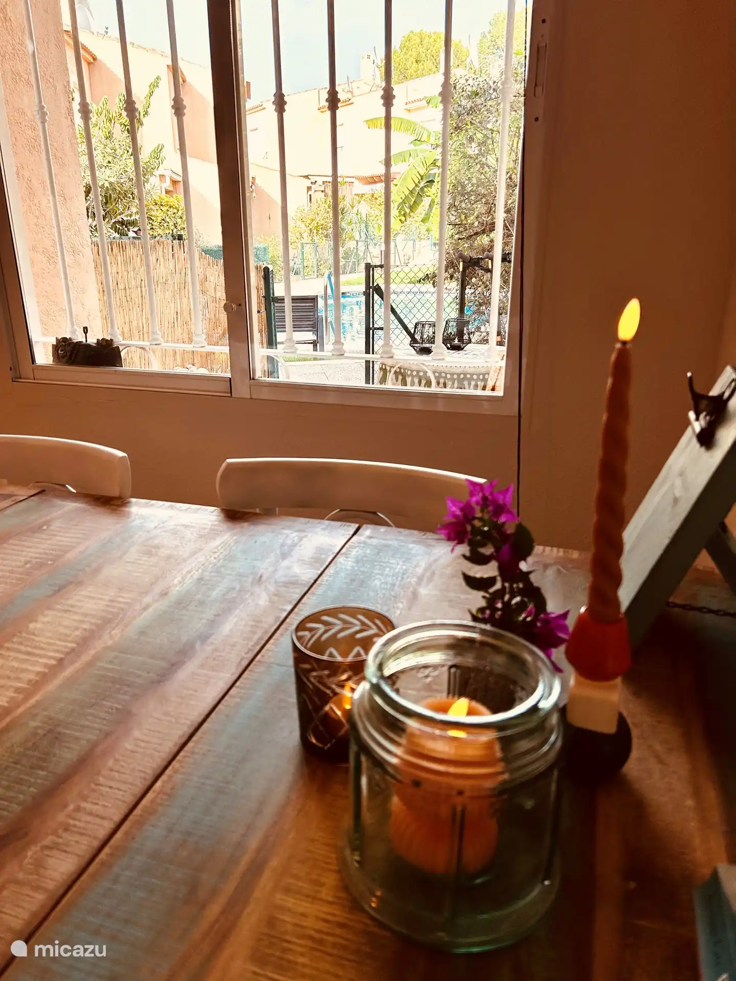 Esstisch mit Platz für 6 Personen