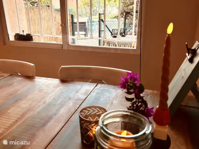 casa paredada en España, Costa Blanca, Albir – Casa Lagarto Mesa de comedor con espacio para 6 personas