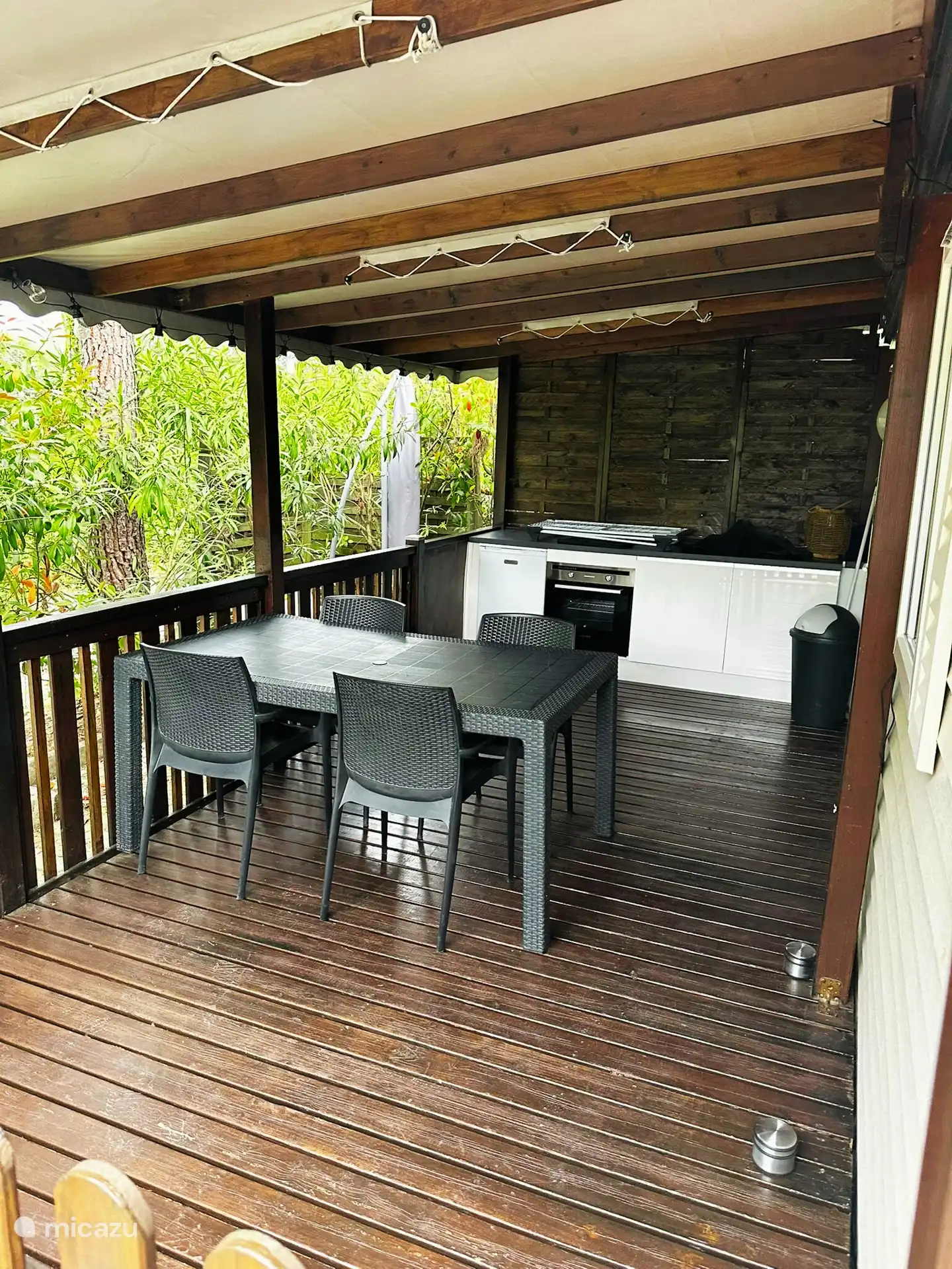 Veranda mit Außenküche