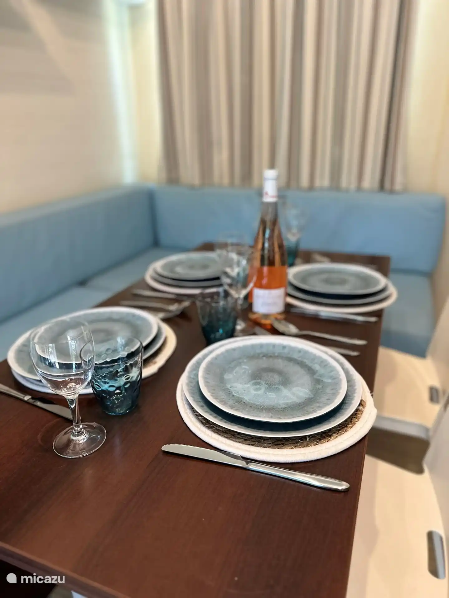 Gutes Essen im Wohnzimmer