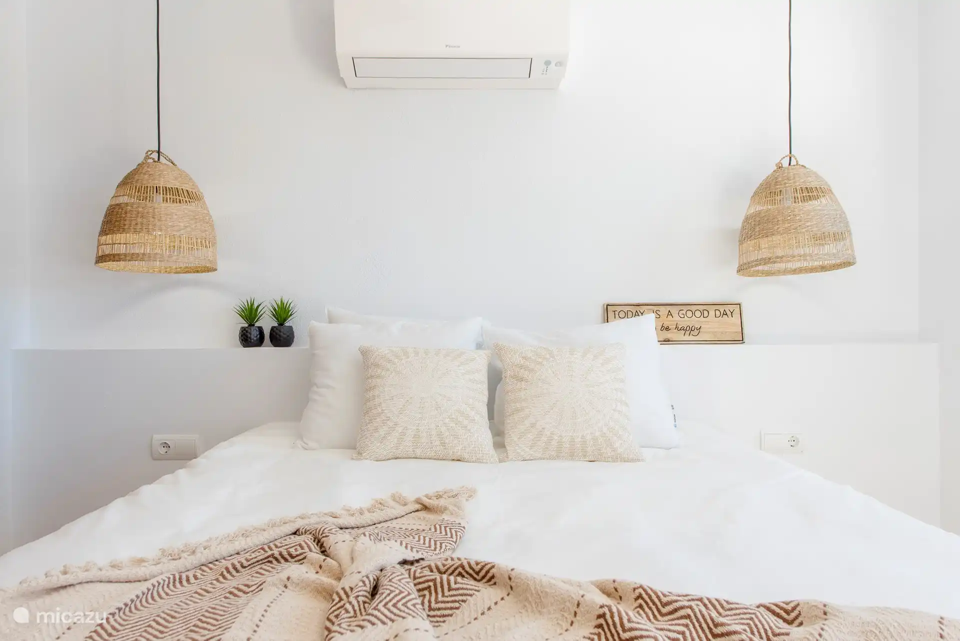 Schlafzimmer 3 mit eigenem Bad und Zugang zur oberen Terrasse