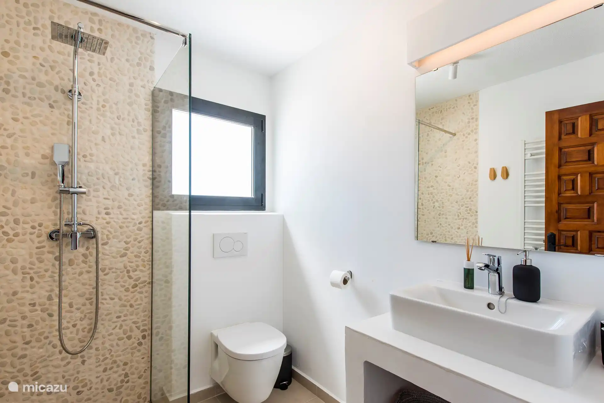 En-suite Badezimmer von Schlafzimmer 3