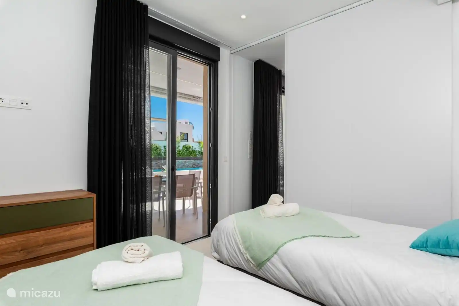 2-Personen-Schlafzimmer mit Blick nach draußen 