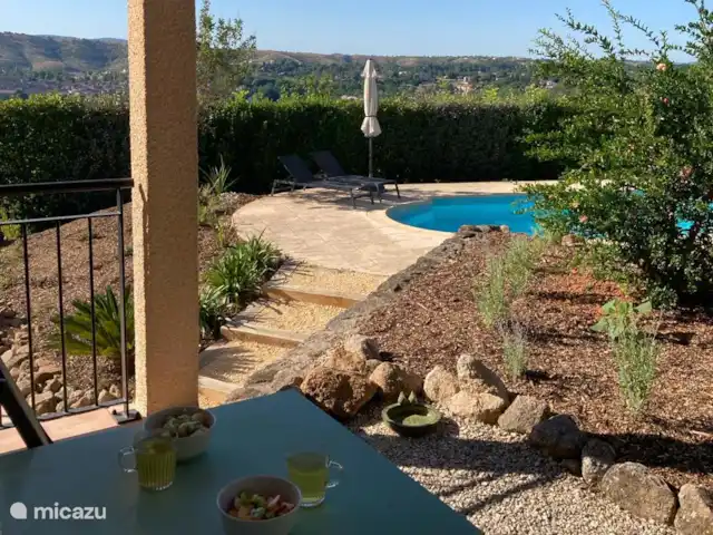 Villa Mimosa huren in Frankrijk, Ardèche, Joyeuse - villa Tuin en zwembad