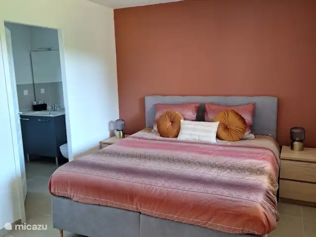 Maison La Faurie | France, Dordogne, Meyrals - maison de vacances Chambre avec salle de bain attenante