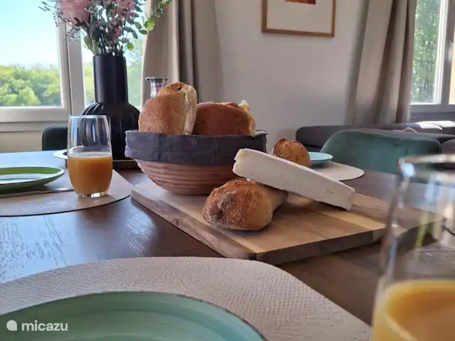 Maison La Faurie | France, Dordogne, Meyrals - maison de vacances Petit-déjeuner dans la maison lumineuse ou à l’extérieur