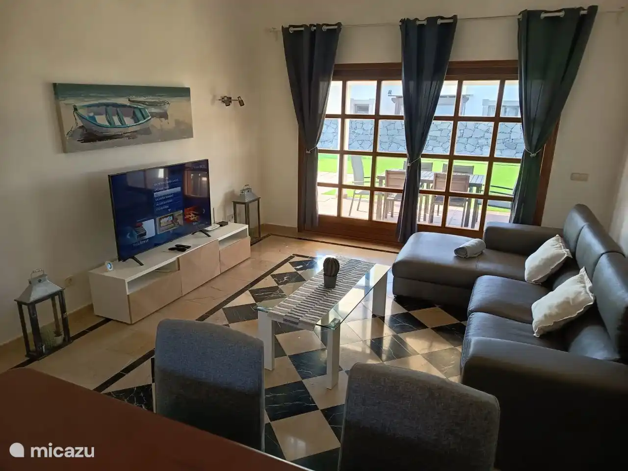 Villa Montana is een moderne villa met een stijlvolle inrichting.