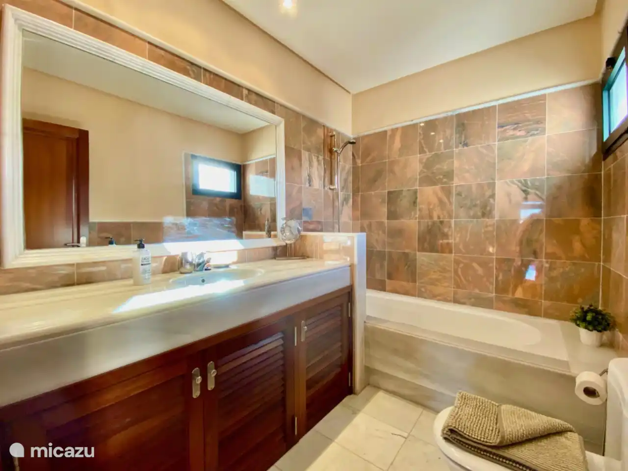 Ensuite badkamer.