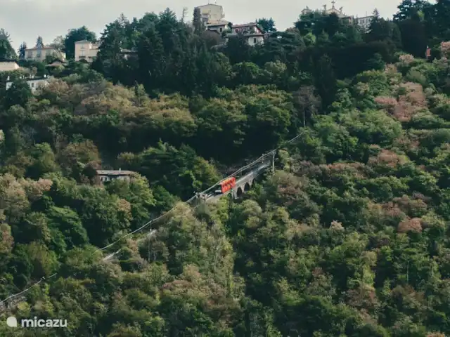 Casa Anna en Italia, Lagos italianos, Porlezza - chalet El tren a Monte Bré.