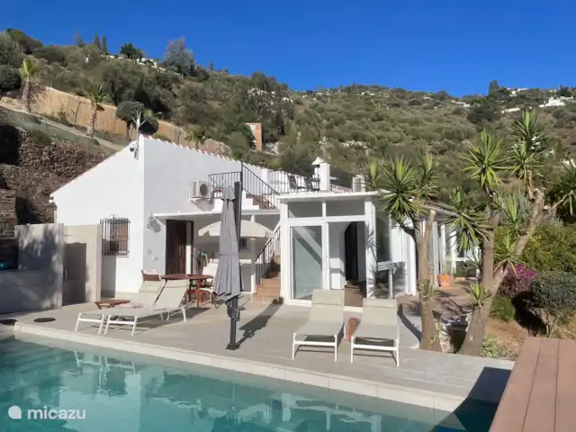 Casa Paraiso d'Oliva huren in Spanje, Andalusië, Sayalonga - vakantiehuis Aan het zwembad is het heerlijk vertoeven