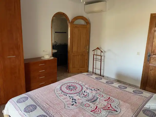 Casa Paraiso d'Oliva huren in Spanje, Andalusië, Sayalonga - vakantiehuis De tweepersoons slaapkamer met ensuite douche en toilet