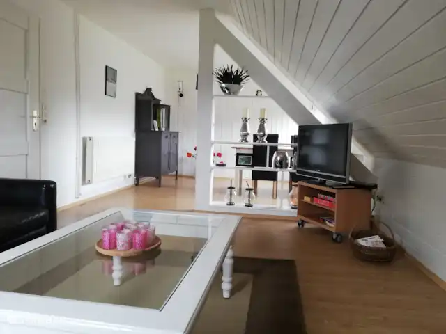 Location de Vacances Allemagne, Sauerland, Siedlinghausen - Winterberg, manoir / château - Jagdschloss Siedlinghausen 16 pers. 2ème étage : le salon et la salle à manger.