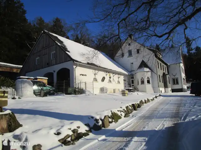 Location de Vacances Allemagne, Sauerland, Siedlinghausen - Winterberg, manoir / château - Jagdschloss Siedlinghausen 16 pers. Le Jagdschloss en hiver