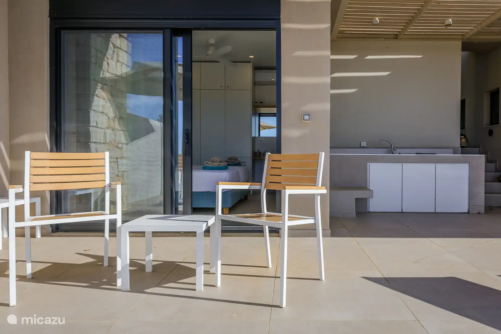 Das Studio mit Sitzgelegenheit