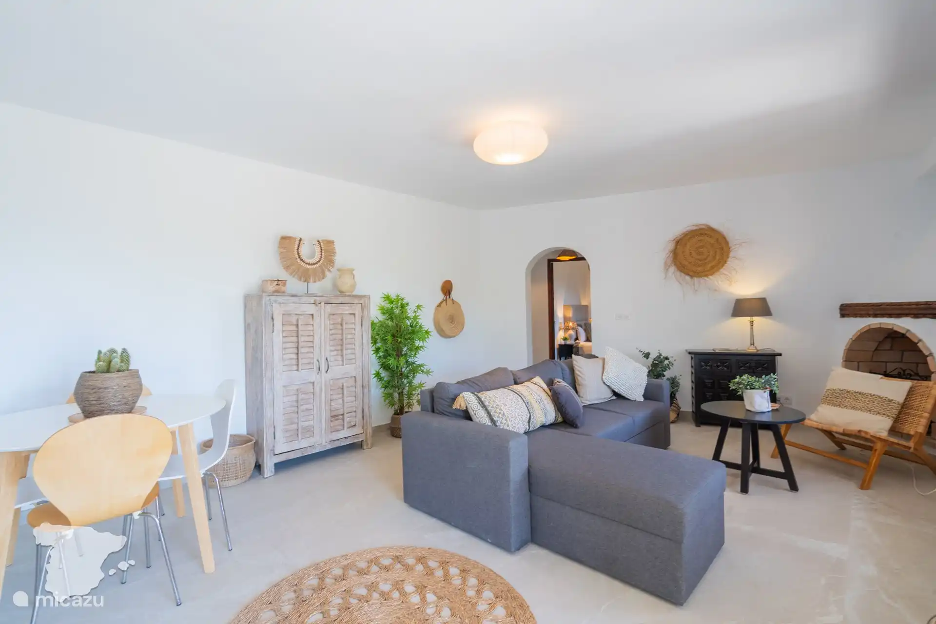 Rez-de-chaussée - Salon avec canapé-lit