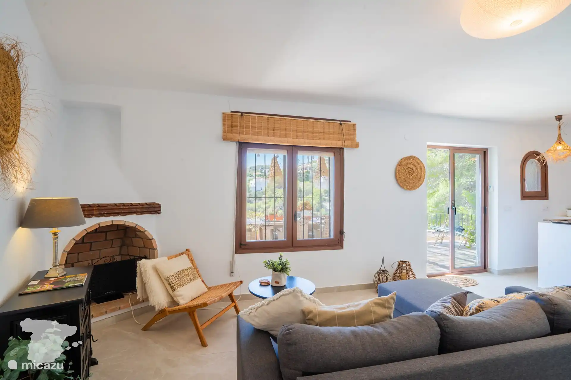 Rez-de-chaussée - Salon avec canapé-lit