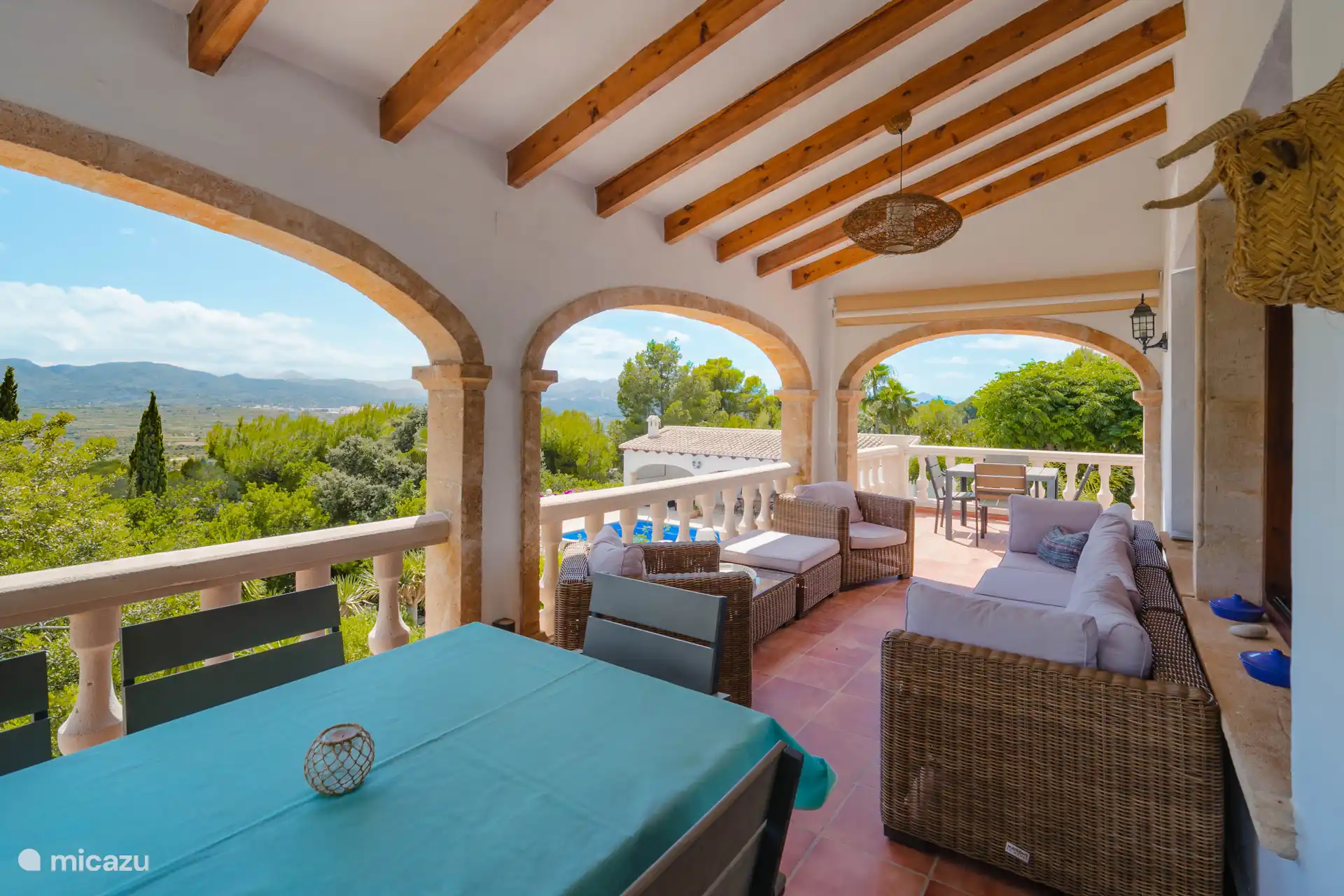 Überdachte Terrasse 