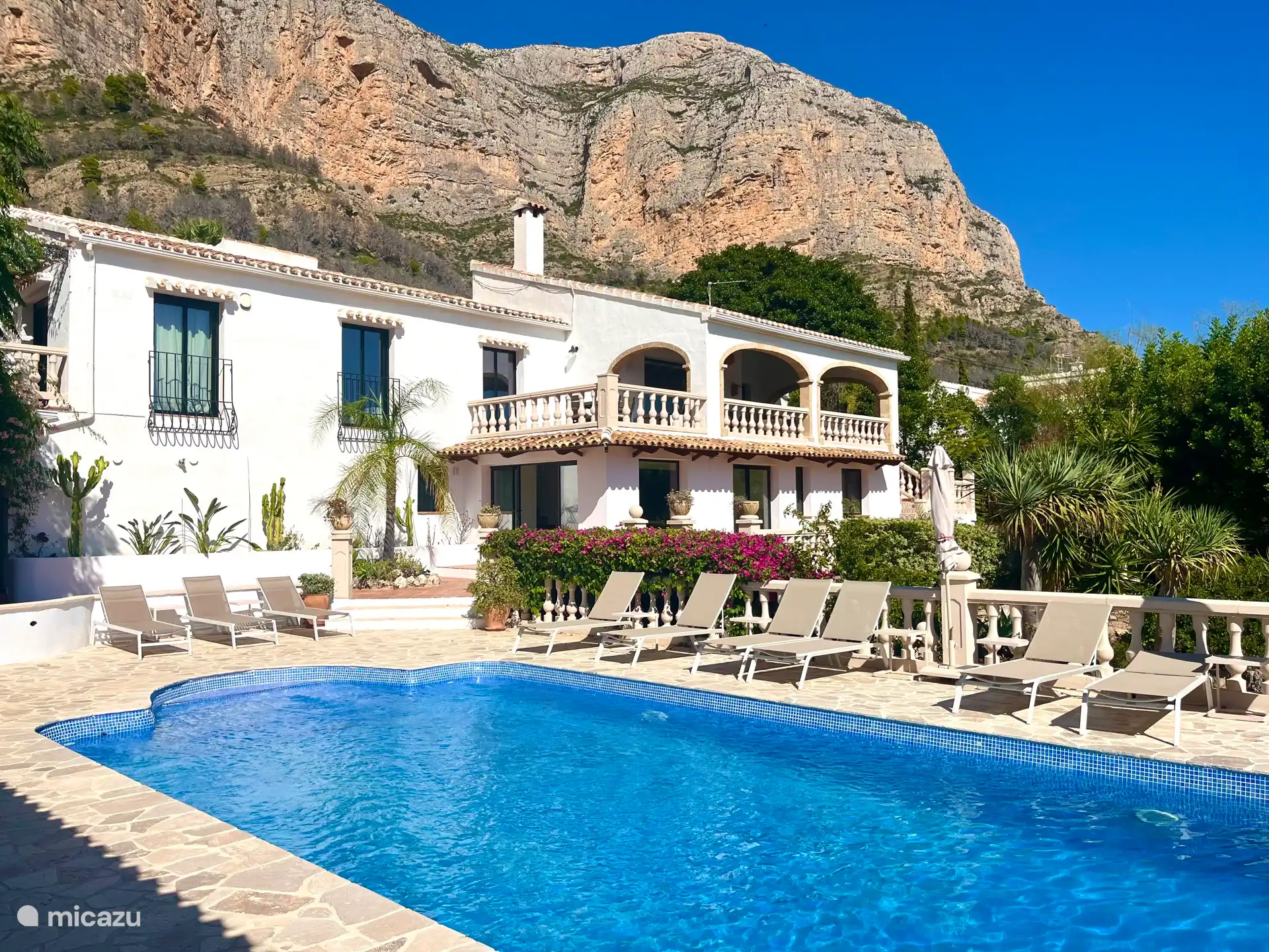 mit dem Montgo im Hintergrund 