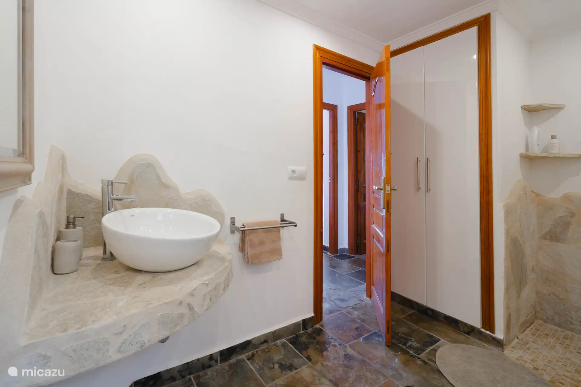 Schlafzimmer 2 Duschbad