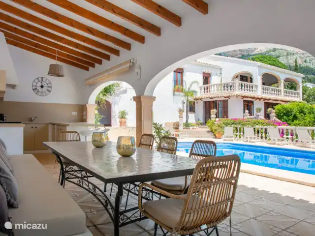 Calle Fenix huren in Spanje, Costa Blanca, Jávea - vakantiehuis Buitenkeuken met koelkast, vaatwasser en grote oven