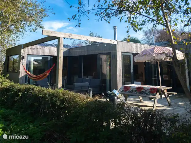 Dunas de Egmond en Países Bajos, Holanda del Norte, Egmond-Binnen - bungaló Dunas de Egmond