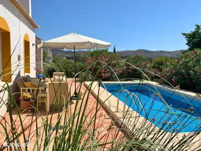 Cortijo el Caracol | Espagne, Andalousie, Viñuela - maison de vacances Cortijo El Caracol vous souhaite la bienvenue ! Une maison de vacances acceptant les animaux de compagnie avec piscine privée
