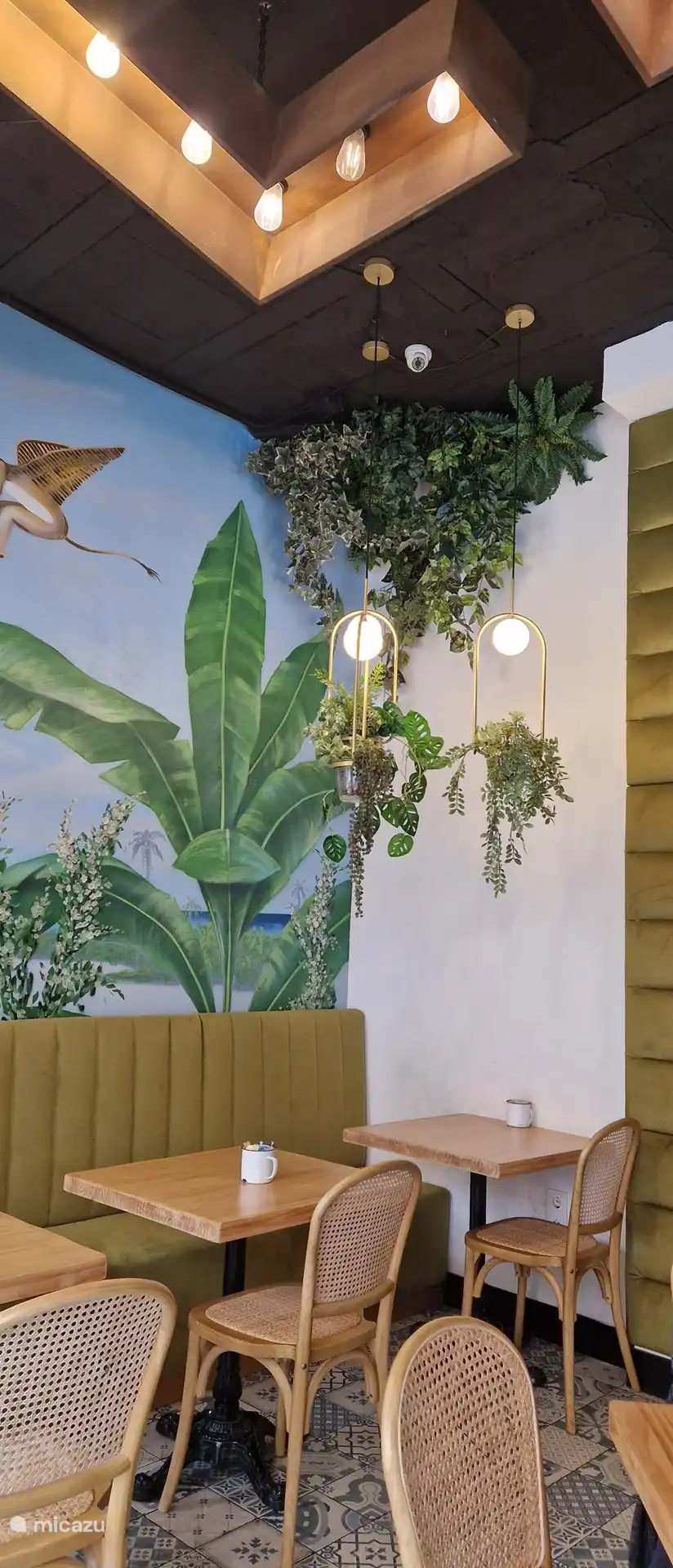 Coffee shop Lolyta in Torrevieja with nice interior.