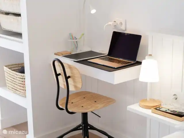 Location de Vacances Espagne, Costa Blanca, Jávea, appartement - Ca Bambú Espace de travail dans la chambre principale