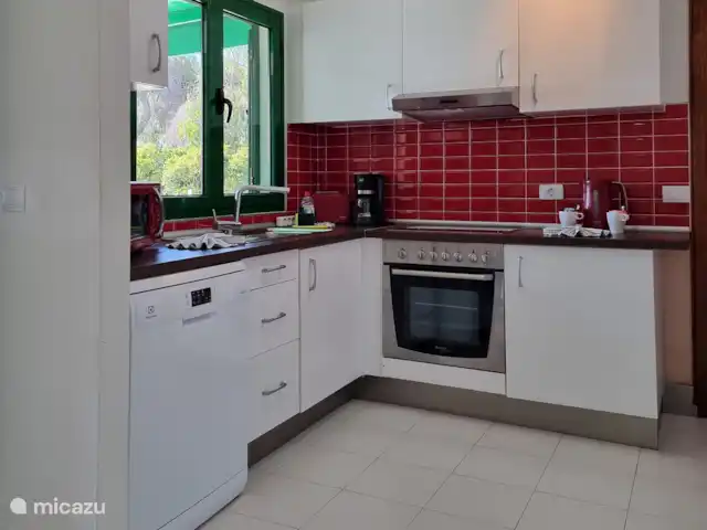 Villa Elsa | Espagne, Lanzarote, Playa Blanca - villa La cuisine avec four, micro-ondes, lave-vaisselle et cafetière