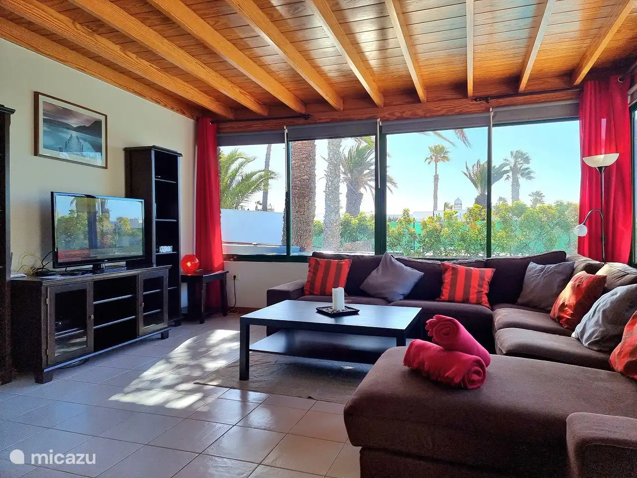 Nice living room with plenty of seating space.