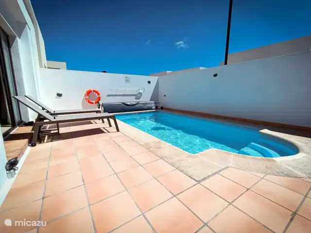 Villa Vida | Espagne, Lanzarote, Playa Blanca - villa La belle piscine avec 4 jolis transats, pour un équipement ultime