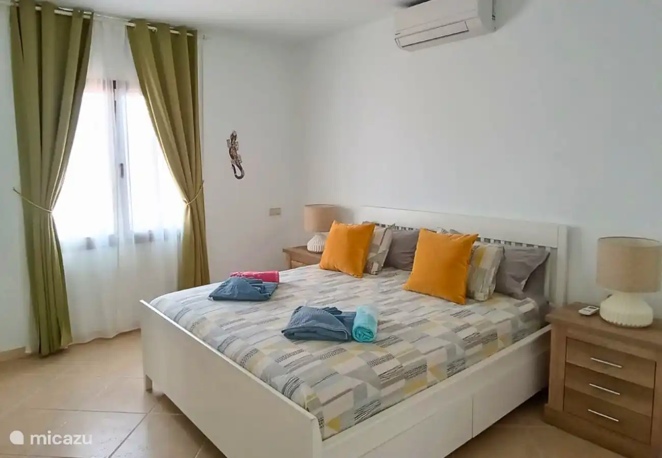 Bedroom with double bed