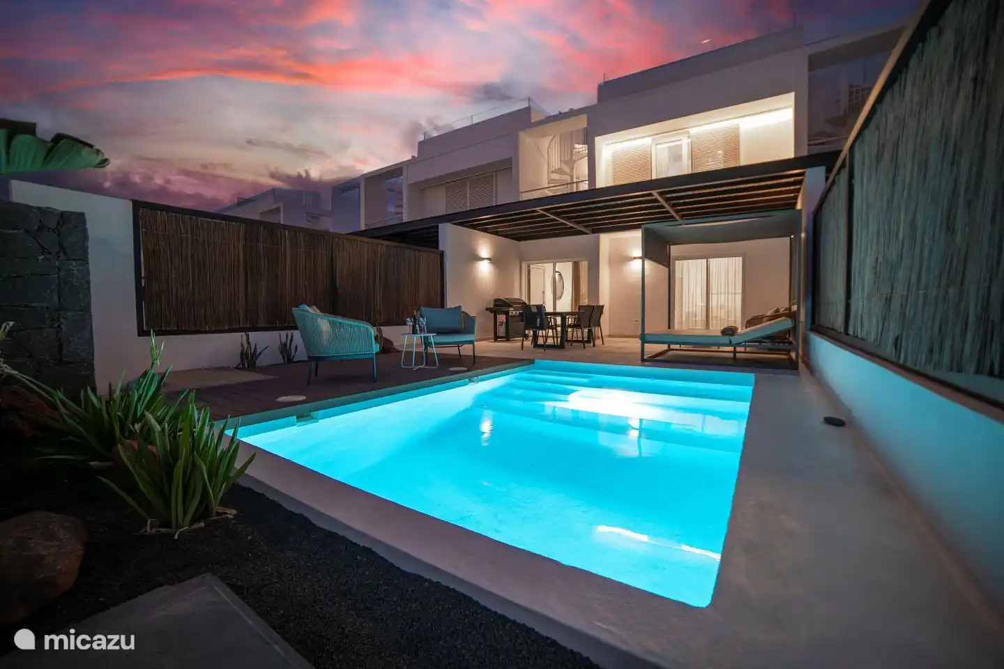 You can enjoy the most beautiful sunsets at Casa Papagayo