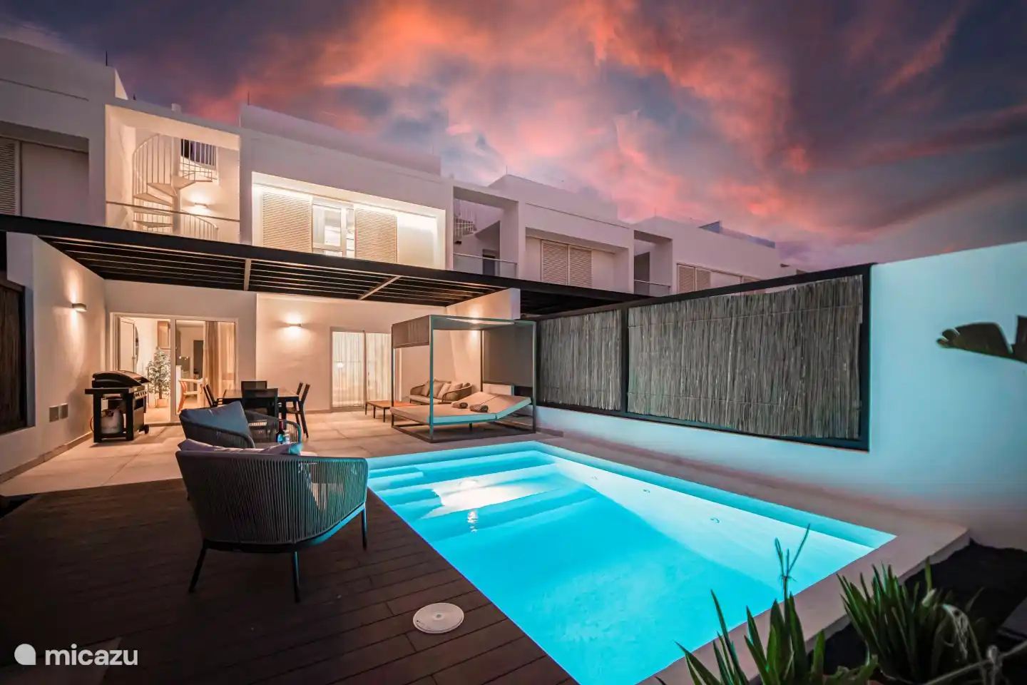 You can enjoy the most beautiful sunsets at Casa Papagayo