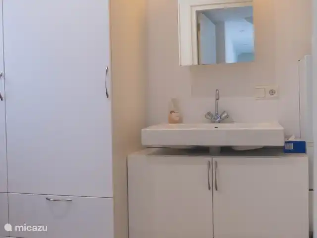 Varado en Países Bajos, Holanda del Norte, Egmond aan Zee - casa vacacional lavamanos