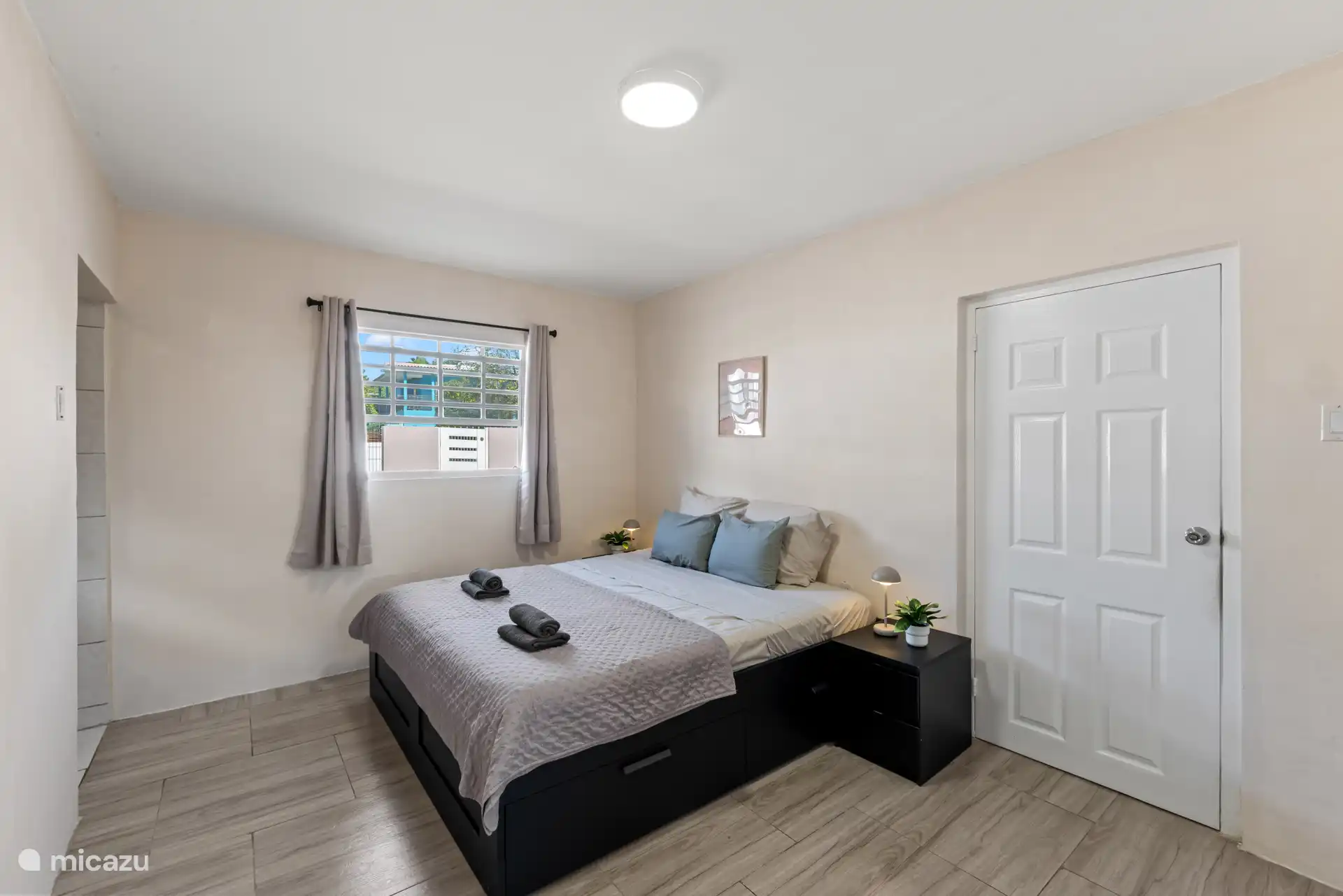 bedroom 3. bed 180x200com. ensuite bathroom